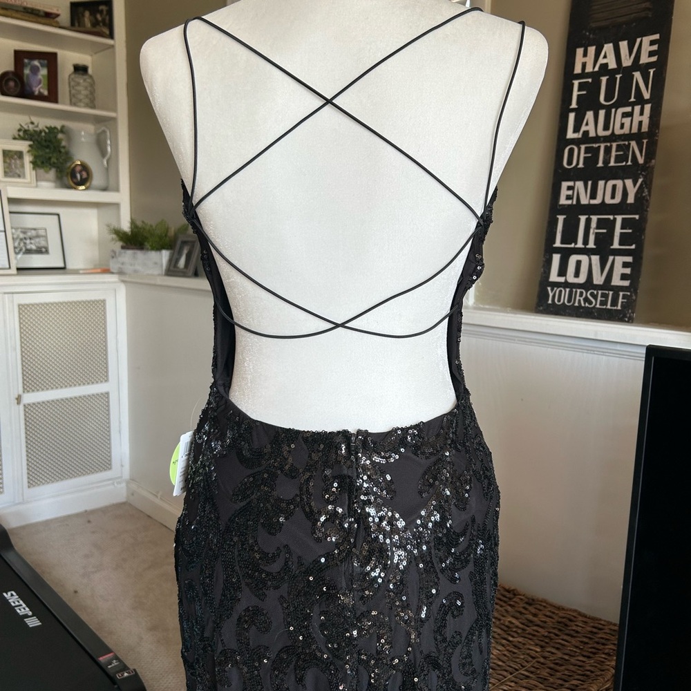 Gorgeous new with tags formal dress with sequins. - Picture 8 of 9